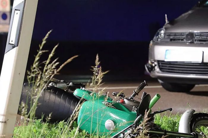 Unfall bei Ilmenau: Moped-Fahrerin schwerstverletzt