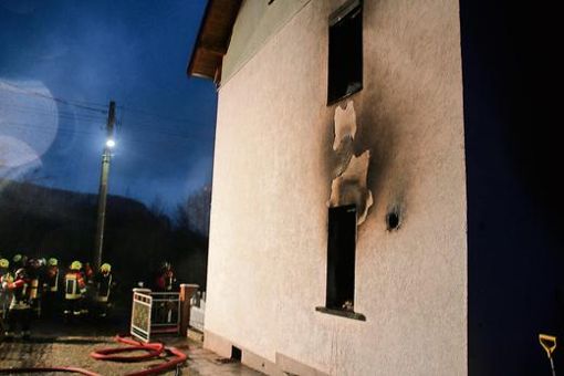 Fünf Menschen bei Wohnhausbrand verletzt Foto: Sibylle Bießmann