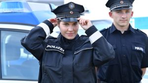 260 Anwärter bei der Polizei bekommen neue Uniformen
