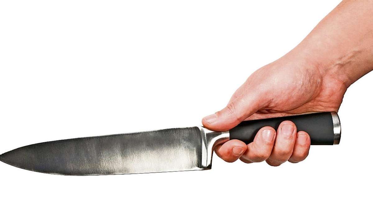 Ilmenau: Mit Messer gedroht: 20-Jähriger in Ilmenau ausgeraubt