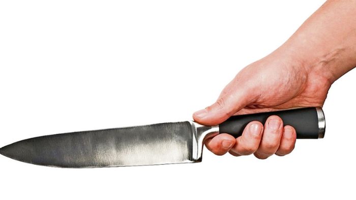 Mit Messer gedroht: 20-Jähriger in Ilmenau ausgeraubt