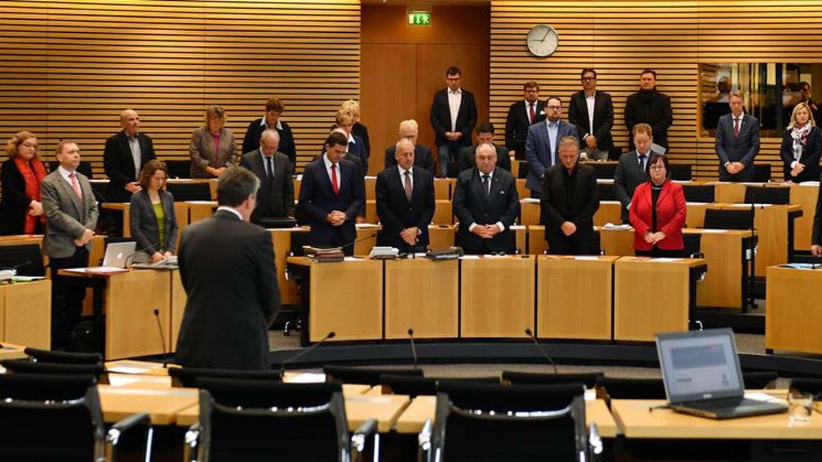 Thüringen: Landtagssondersitzung abgebrochen - Gedenken an Opfer von Halle