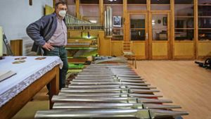 Viernauer baut Löbling-Orgel  zusammen