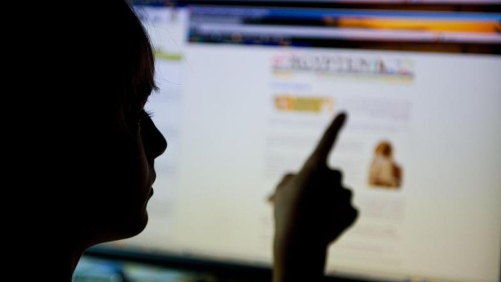 Jungen häufiger als Mädchen: Jugendliche sehen sexuelle Inhalte am häufigsten online