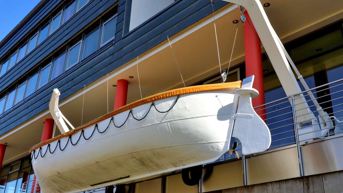 Mitten in Thüringen: Was macht das Rettungsboot in Ilmenau?