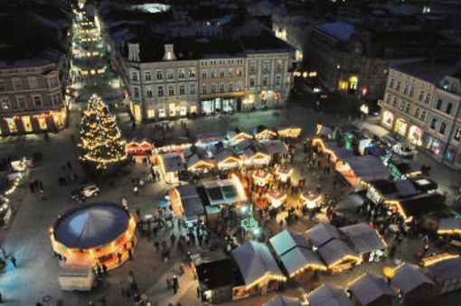 Am den Adventswochenenden verbuchte der Meininger Weihnachtsmarkt 2010 recht gute Besucherresonanz. Das war nicht an allen Tagen so. Foto:  