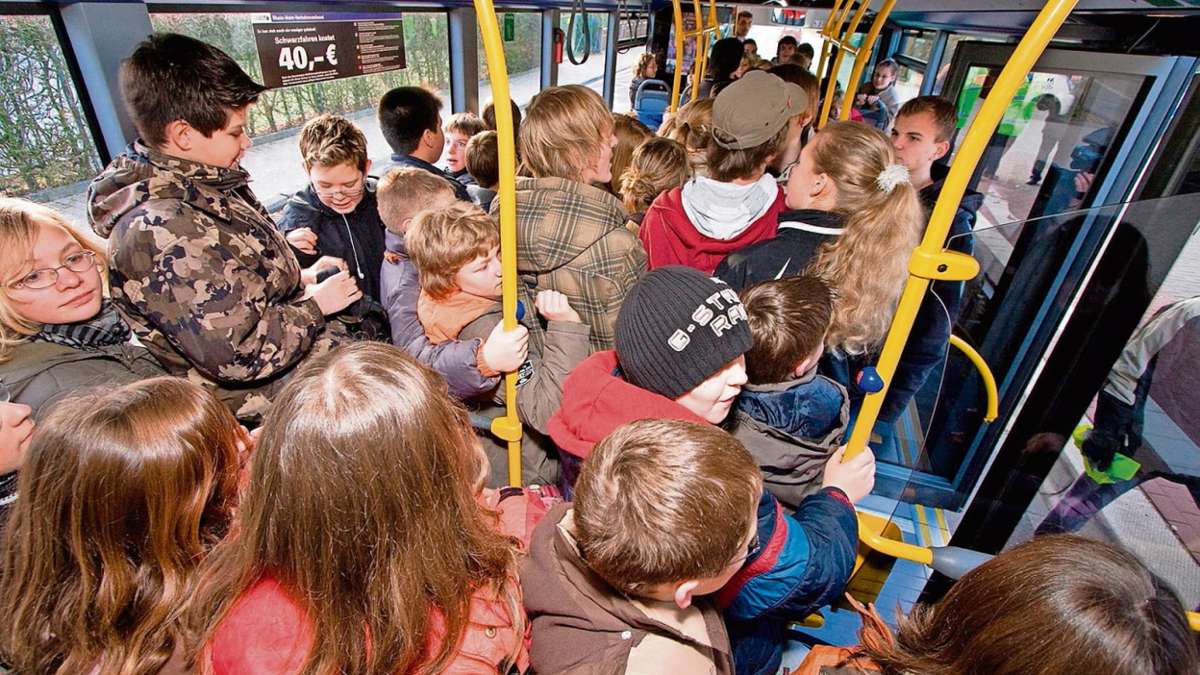 Thüringen: Landeselternsprecher fordert kostenlosen Schülertransport