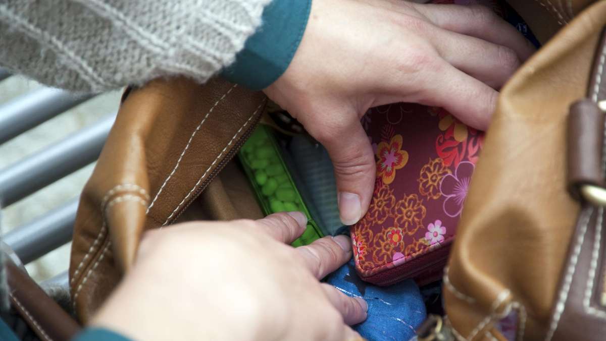 Schmalkalden: Frau stellt Handtasche auf eingeschalteten Küchenherd