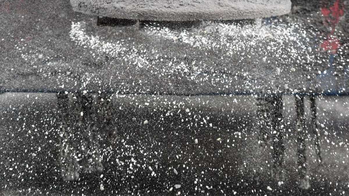 Thüringen: Tonnenweise Salz auf der Autobahn: Winterdienst zieht Bilanz