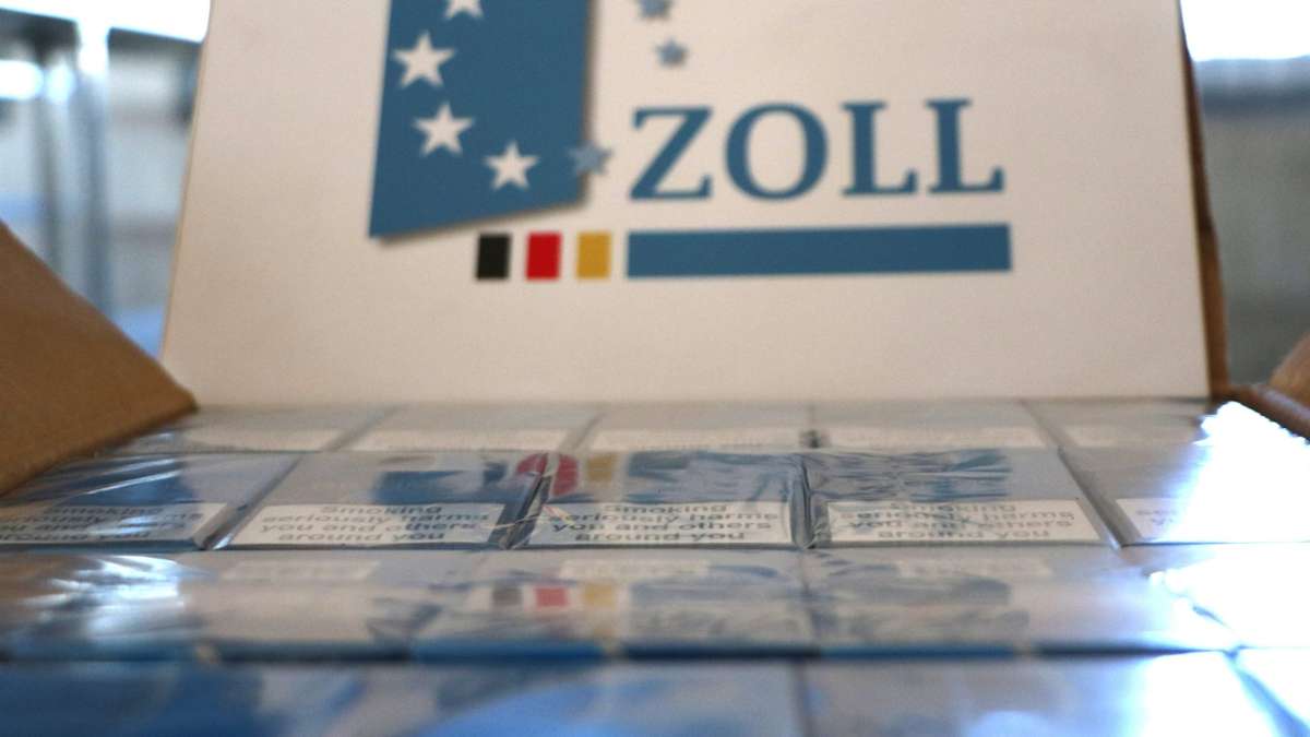 Thüringen: Zöllner entdecken 69.600 Zigaretten und Alkohol bei Kontrolle