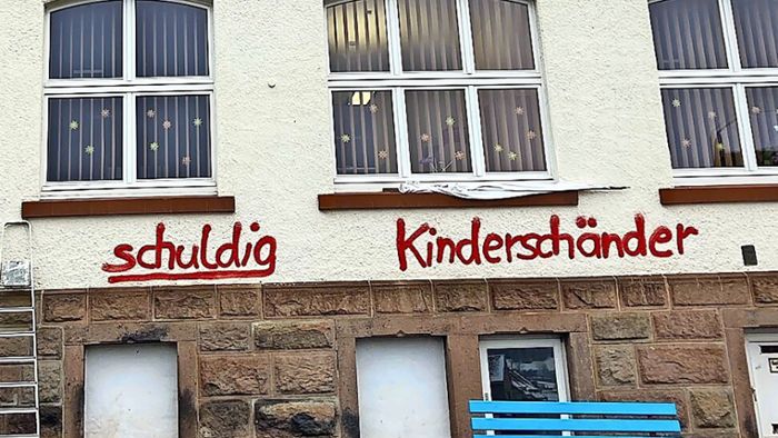 Grundschule Gräfenroda: Unbekannte beschmierten Grundschule