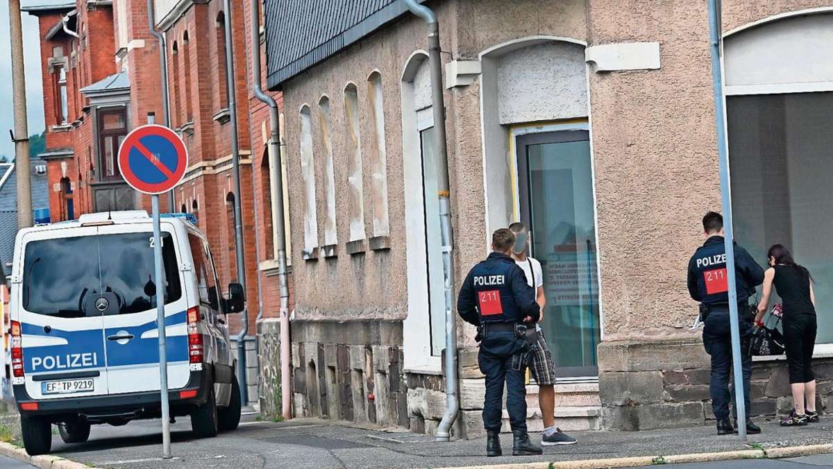 Sonneberg: Polizei findet Täter im Bettkasten und Beute aus Einbruch