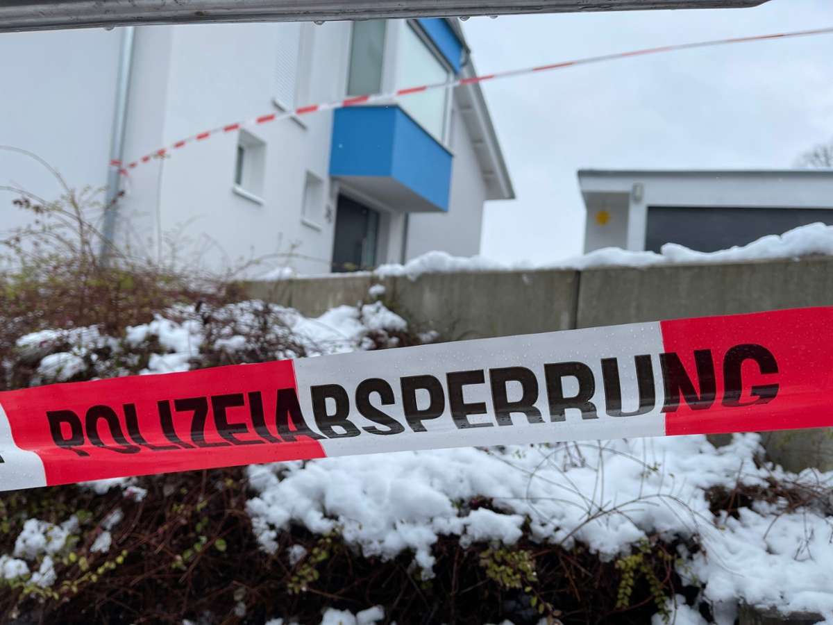 Ehepaar im Landkreis Bayreuth getötet: 18-Jähriger stellt sich kurz danach der Polizei.