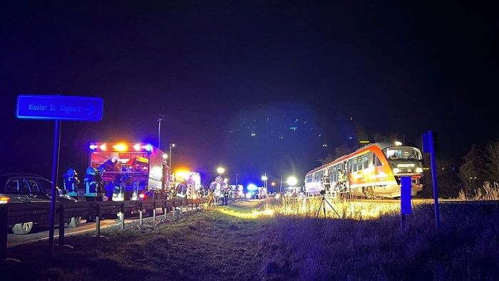 84-jährige Unfallhelferin von Zug erfasst und getötet