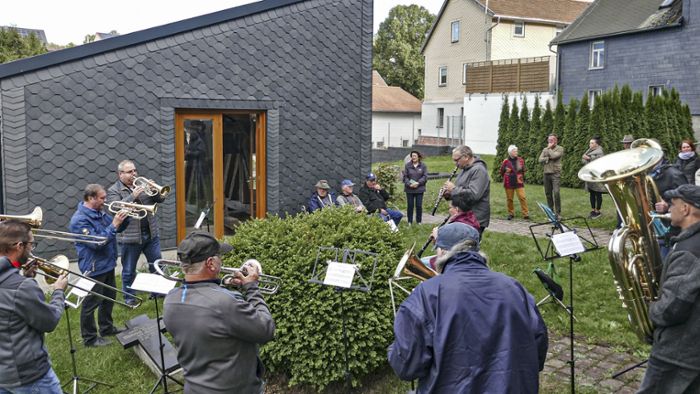 Kirche Oehrenstock: Neues Glockenhaus wurde übergeben