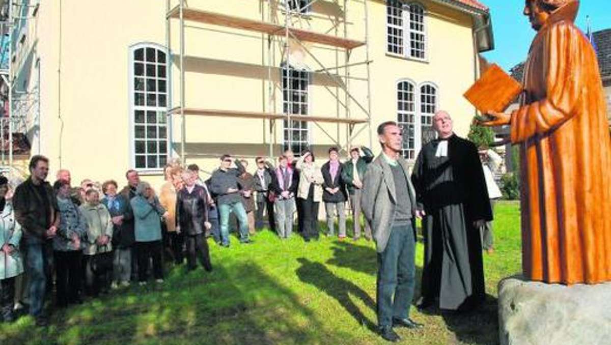 Schmalkalden: Martin Luther predigt im Asbacher Kirchgarten