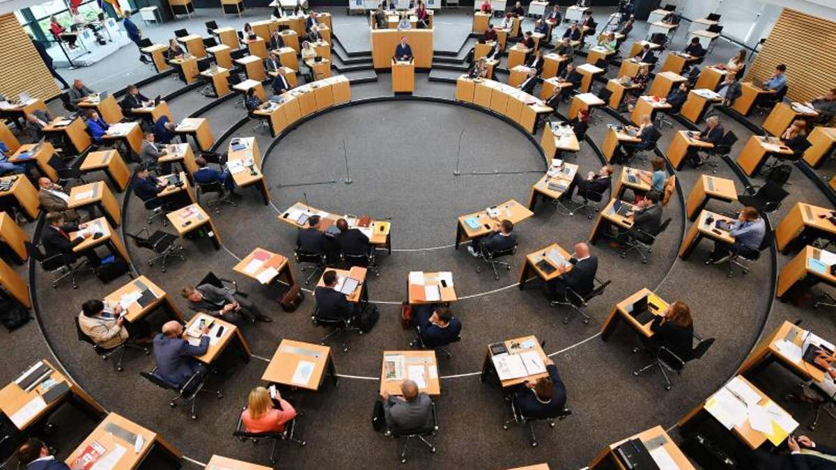 Thüringen: Debatte um Landeshaushalt: Warten auf Konkretes