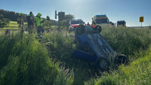 Unfall im Kreis Hildburghausen: Seniorin überschlägt sich mit Auto - schwer verletzt
