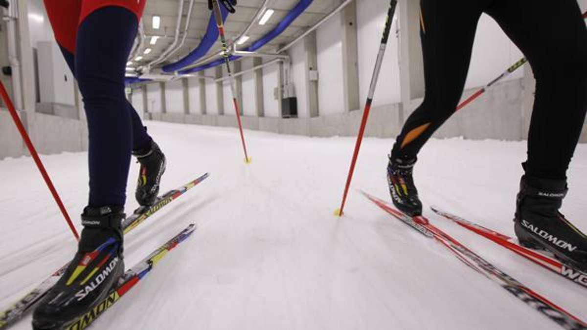Skifahren auch im Sommer in der Skihalle Oberhof. Foto: dpa