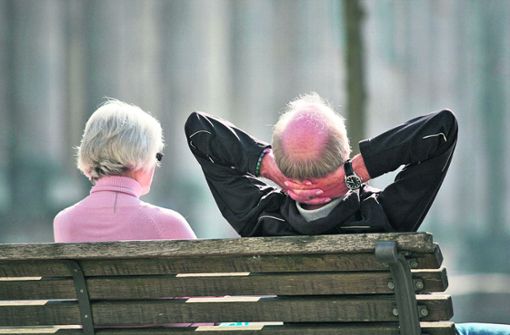 Entspannt zurücklehnen? Manche Rentner wollen auch im Alter weiter arbeiten, doch viele müssen auch weiter Geld verdienen. Foto: dpa/Stephan Scheuer