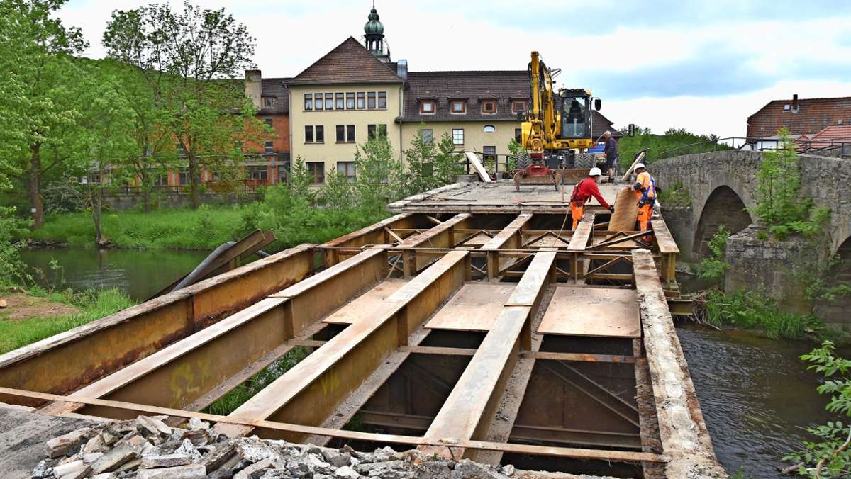 Abriss: Behelfsbrücke in Kürze Geschichte