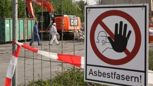 Altlasten auf dem Garagendach: Immer noch viel Asbest