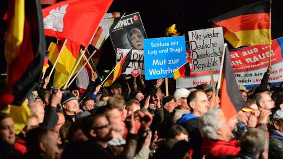Thüringen: Wachsender Protest gegen AfD-Kundgebung in Erfurt