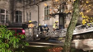 Feuerwehreinsatz in Sonneberg: Menschen über Drehleiter gerettet