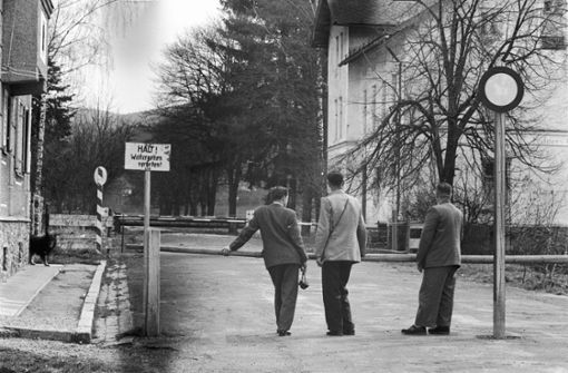 Das Ende der Welt signalisierte ab 1952 die abgeriegelte innerdeutsche Grenze. Nur Berlin blieb noch bis zum 13. August 1961 als Schlupfloch in den Westen. Foto: imago/ United Archives/Erich Andres