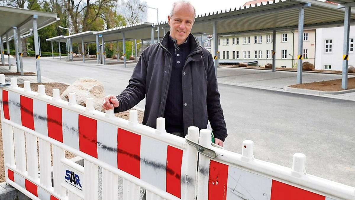 Zella-Mehlis: Parkplatz überm Rathaus geht in Betrieb