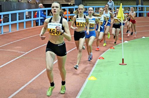 Doppelsieg in Erfurt: Smilla Bauer (468)  und Celina Kraußer (470)  beim 800-Meter-Lauf. Foto: /Theo Schwabe