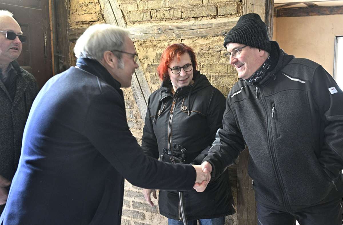 Innenminister Georg Maier hat am Freitag die „Bürgerinitiative Krone“ in Schweina besucht.