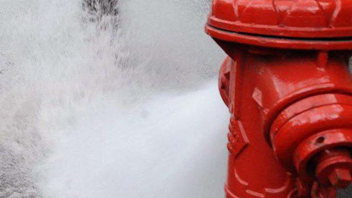 Thüringen: Unbekannte drehen Hydranten auf: 280.000 Liter Wasser ausgetreten