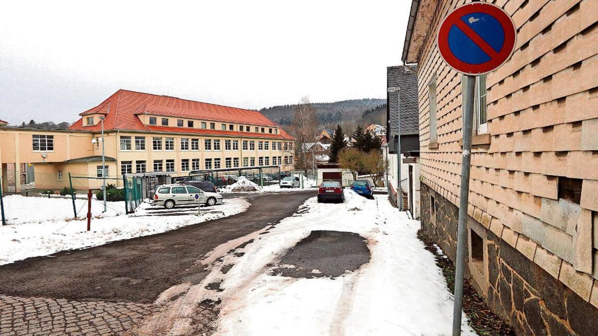 Brotterode-Trusetal: Kommune droht Falschparkern mit dem Abschleppdienst