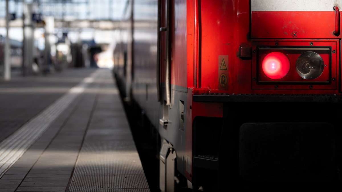 Unglück in München: Betrunkener von Zug erfasst – Beinamputation