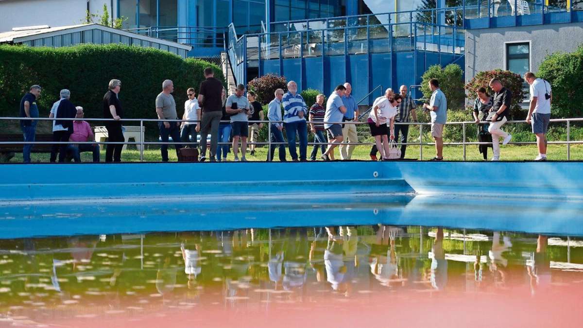 Hildburghausen: Das Schwimmbad bleibt ein Zankapfel