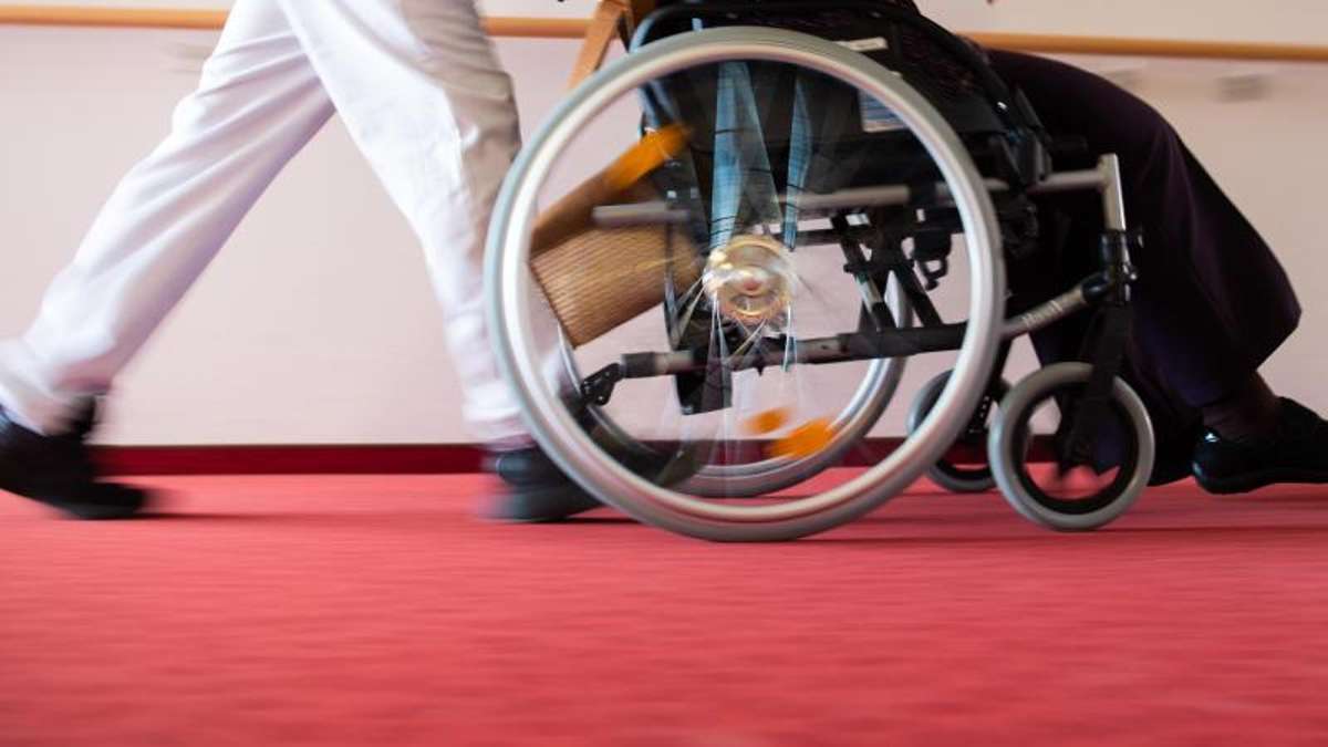 Thüringen: Weitere Corona-Infizierte aus Seniorenwohnanlage im Krankenhaus