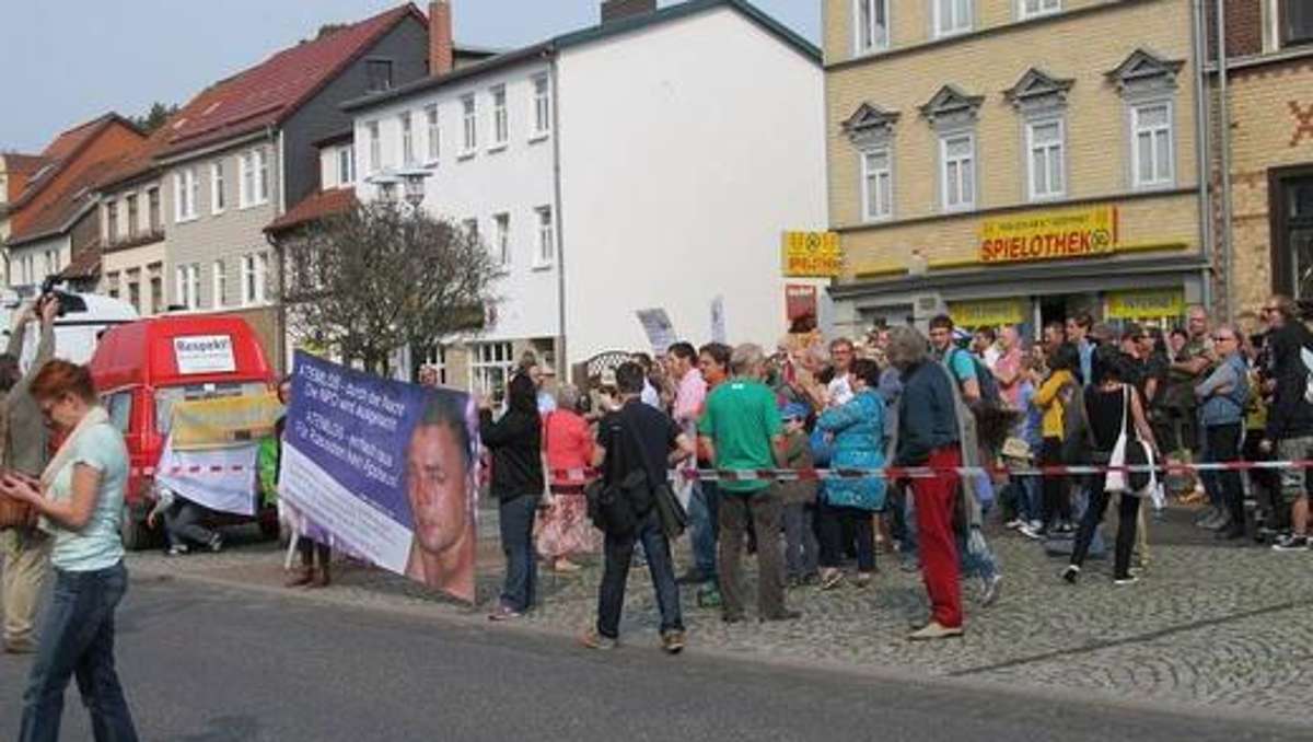 Thüringen: Friedlicher Protest gegen Eröffnung der NPD-Landesgeschäftsstelle