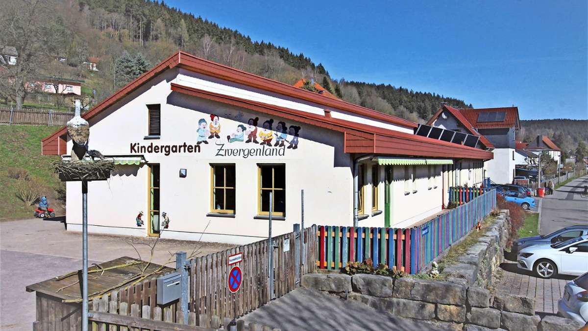 Kindergarten Schwarza wird neu eingezäunt: Zurück zum guten alten Holzzaun