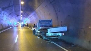 Vollsperrung: Auffahrunfall im Rennsteigtunnel