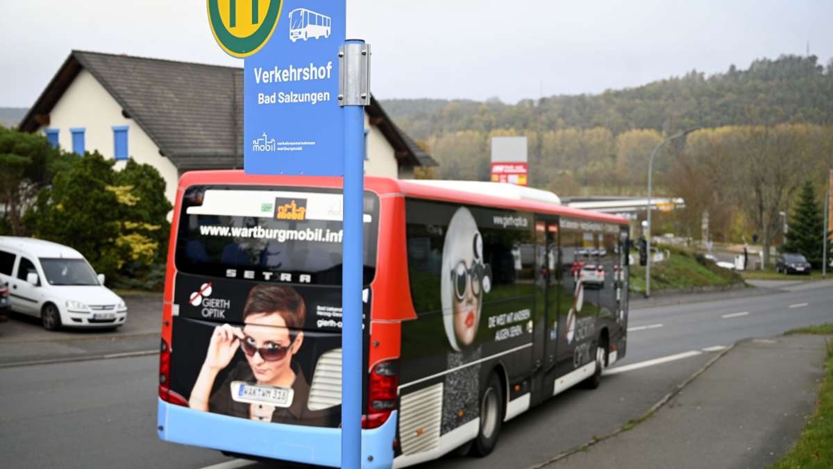 Streit um Bustarife: Busfahrscheine im Stadtverkehr  billiger