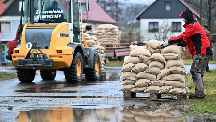 Evakuierung möglich: Thüringen bereitet sich auf Orkanböen und Hochwasser vor