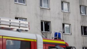 Experten ermitteln nach erneutem Brand in Asylheim