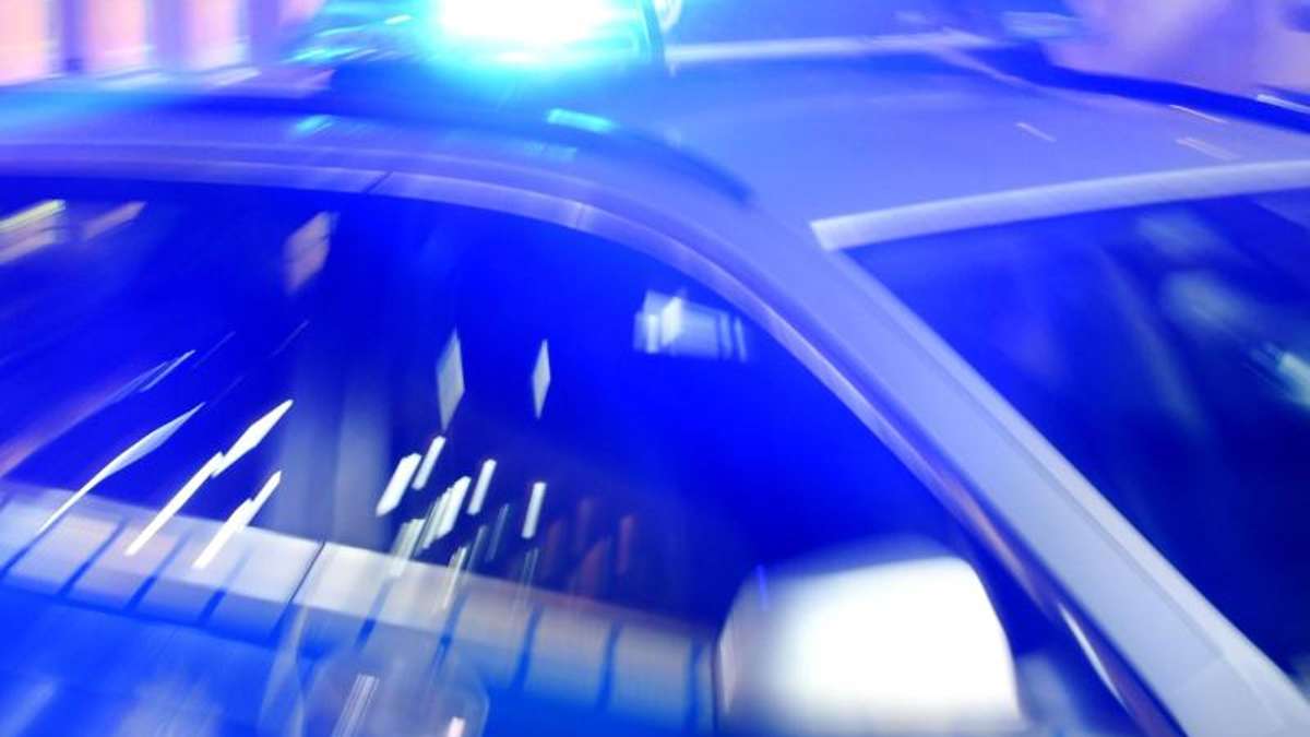 Hildburghausen: Mit knapp drei Promille Kurve nicht bekommen - Autofahrer schwer verletzt