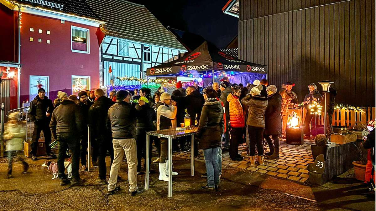 Gräfinau-Angstedt: Belebter Adventskalender  kam bei den Einwohnern gut an