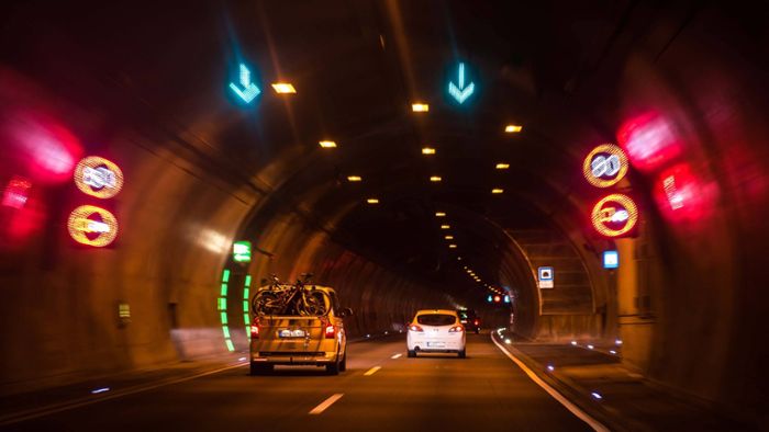 Warnstreiks: Notdienste sichern Autobahn-Tunnel