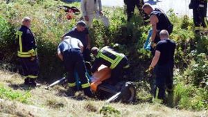 Mann wird in Lauscha unter Rasenmäher begraben und verletzt
