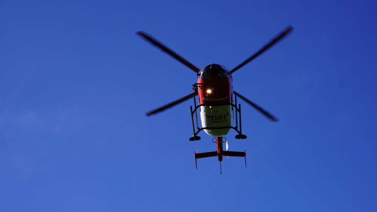 Hubschrauber landet auf A71: 23-Jähriger bei Motorradunfall schwer verletzt