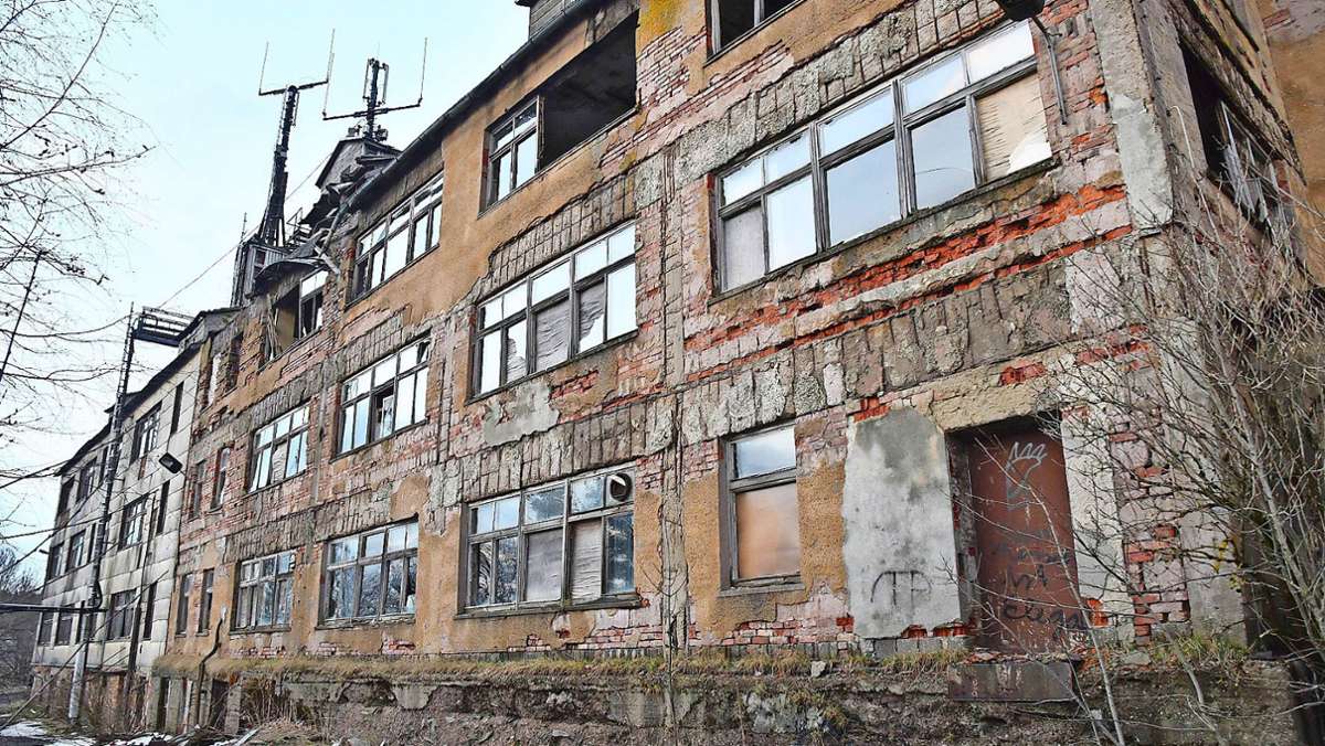 Schrott-Immobilie: Pläne für   Bruchburg in bester Dorflage