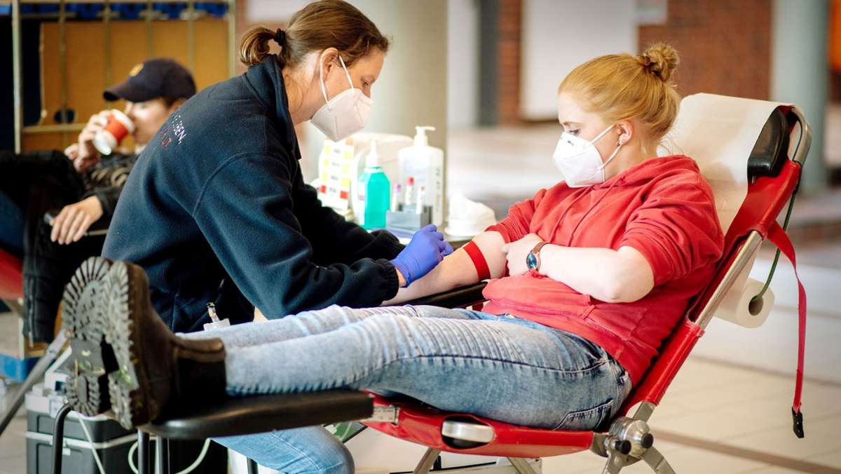 Warnung von Forscher Byram Bridle: Dürfen Geimpfte eigentlich Blut spenden?
